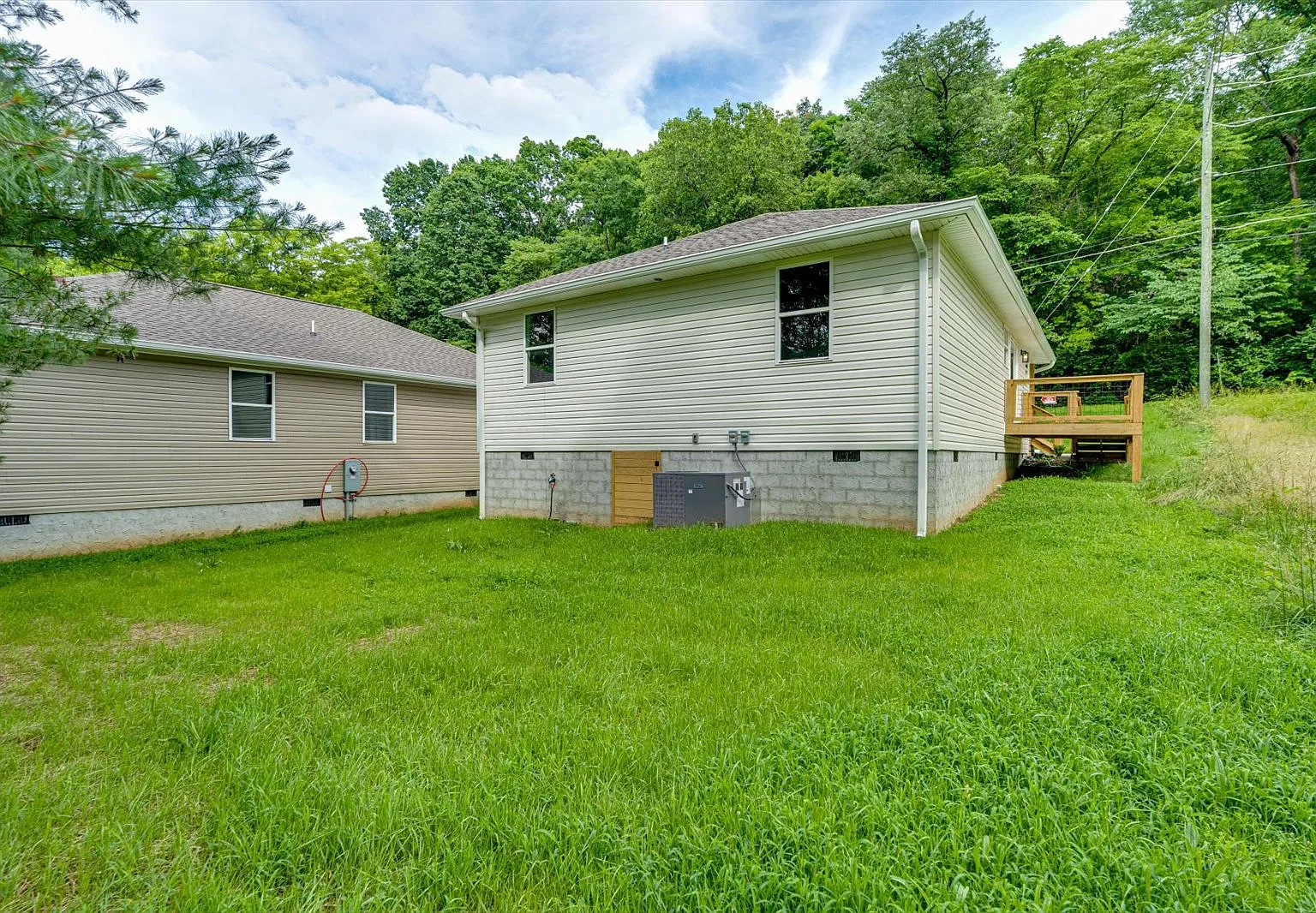 3 bed, 1200 sqft, $2,200 — Photo 3