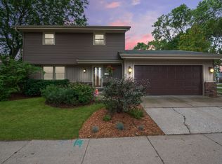 3515 E Van Beck Ave, St Francis, WI 53235