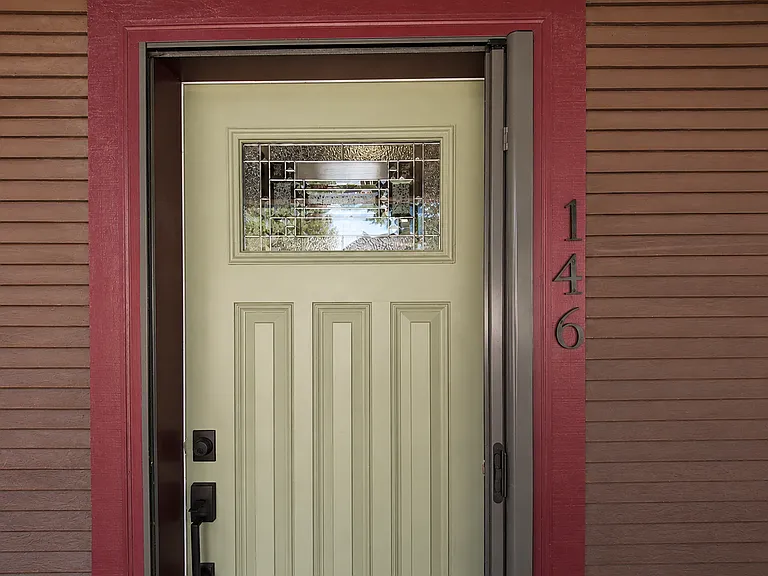 146 NW Jefferson Pl — Photo 4
