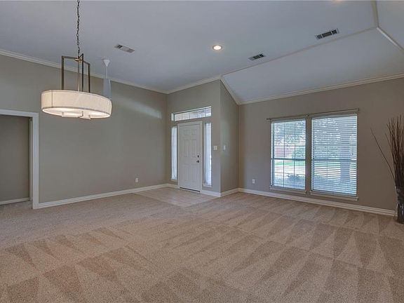 5th image of 512 Shannon Dr