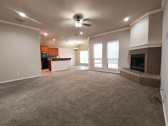 3rd image of 3925 Blair Ln