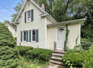 39 Kings Ln, Springfield, MA 01109