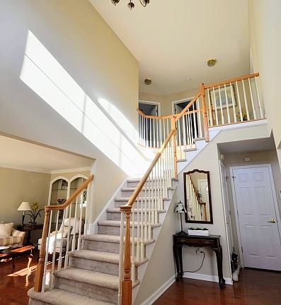 3rd image of 77 Carriage Dr