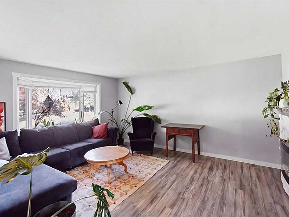 3rd image of 4205 N 35th St