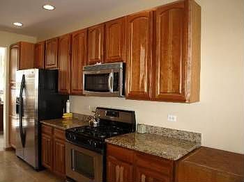 4th image of 573 Shoreline Dr