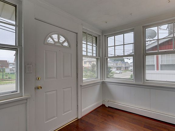 3rd image of 48 Notre Dame Ave