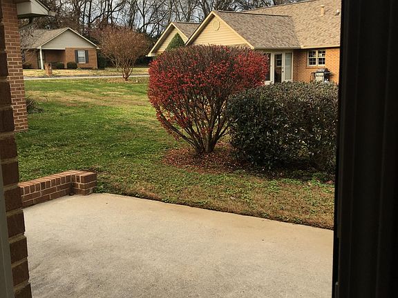 5th image of 127 Belgradia Ct
