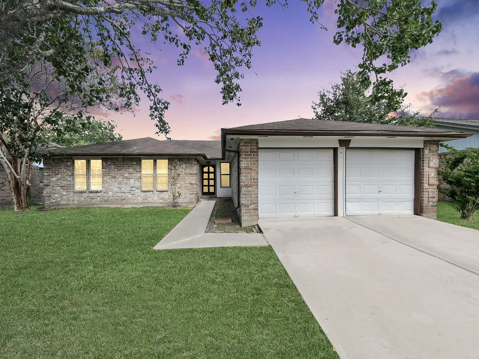 4 bed, 2.0 bath, 1412 sqft, $2,000 — Photo 1