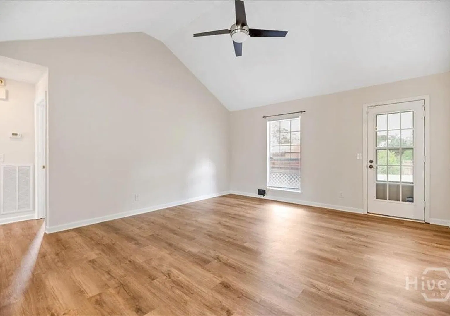 Home In Piercefield Richmond Hill, Ga 4 Bedroom 2 Bath!! Available In Nov 2026!! $1000 Off First ... — Photo 3
