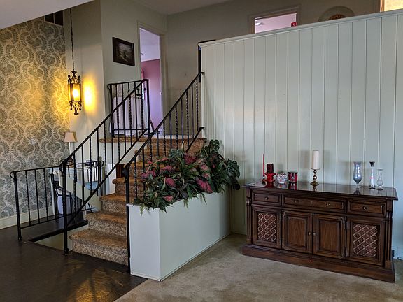 3rd image of 2213 Villa Dr