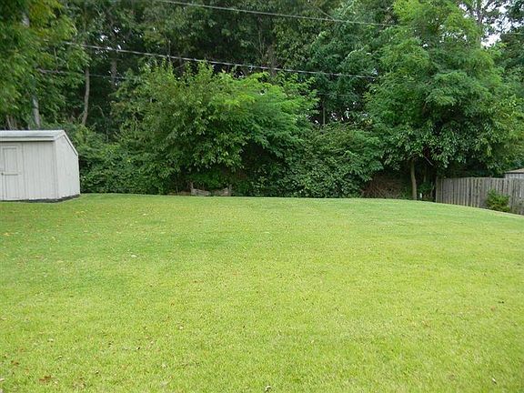 5th image of 307 Carpenter Dr