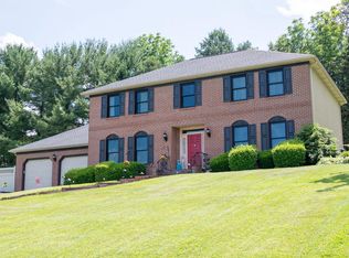 1042 Country Club Rd, Camp Hill, PA 17011