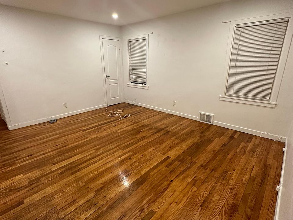 2nd image of 25 Ellison Ave