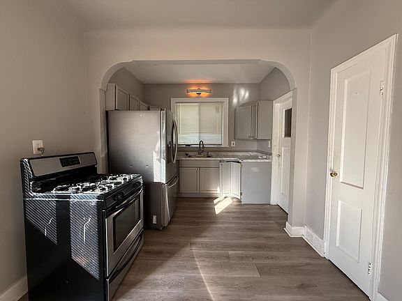 5th image of 356 Lenox St