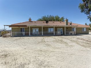 898 Pomona Rd, Phelan, CA 92371