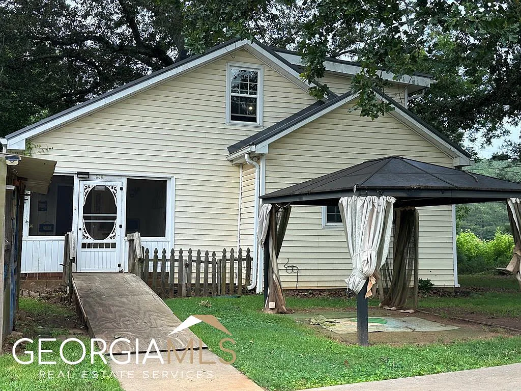 386 Hester Rd photo 1