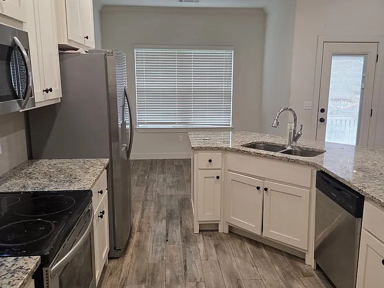 2143 Sweetwater Ranch Ave — Photo 2