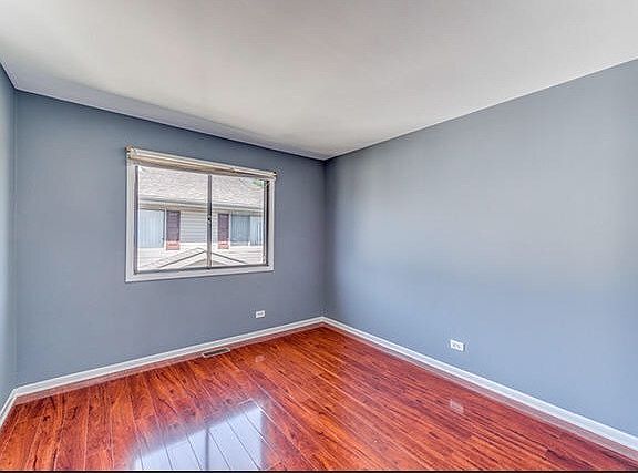 4th image of 2S762 Winchester Circle W # Fl 2nd