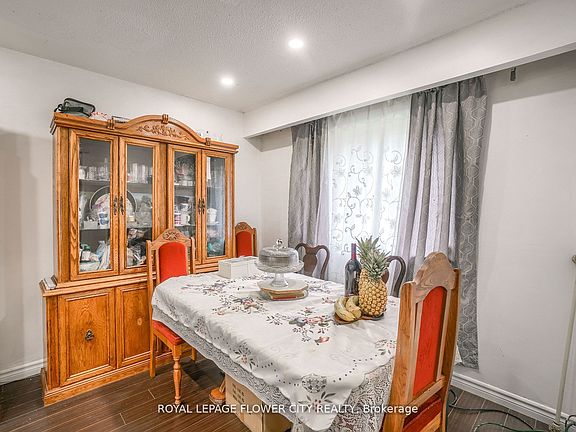 3rd image of 7475 Goreway Dr #49