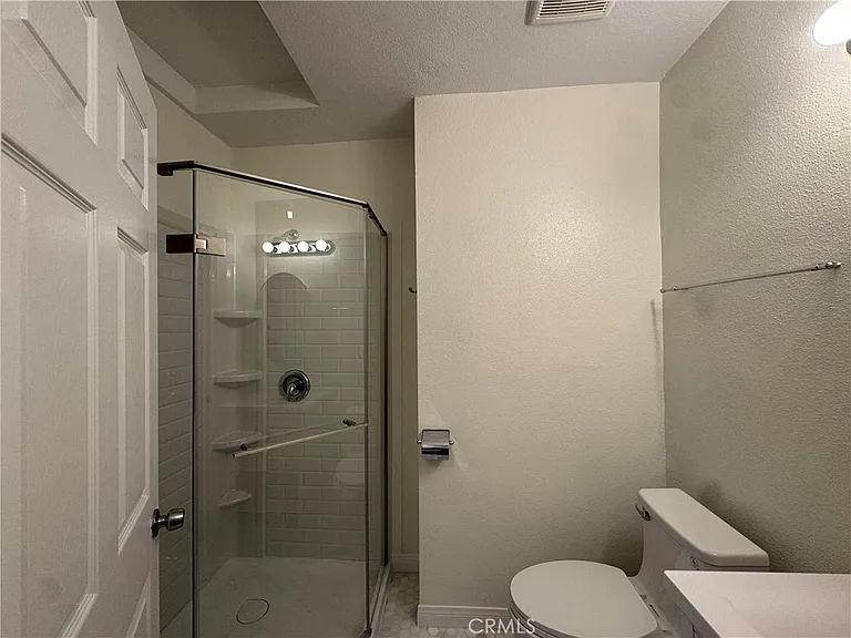 1130 Spazier Ave — Photo 6