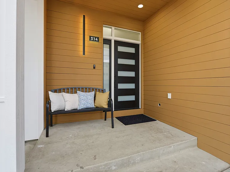 314 Poplar Ave — Photo 2