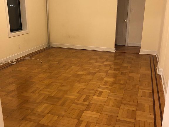4th image of 8620 Park Ln S