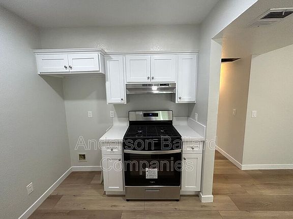 5th image of 8603 Fenwick St Unit 13