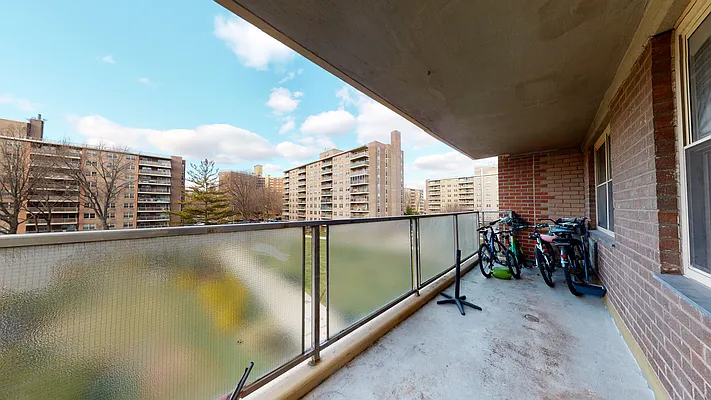 Sold by Remax Edge | media 20