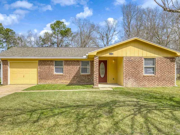336 Crestfield Cir, Cantonment, FL 32533