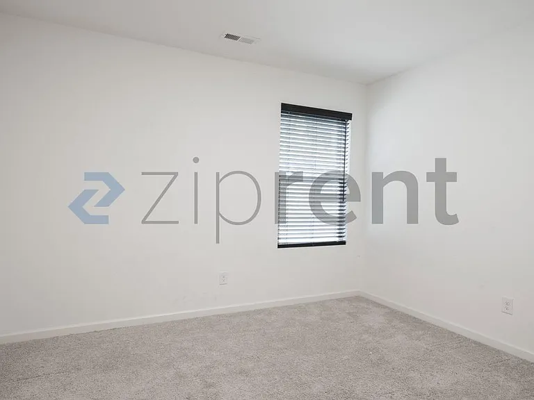 22693 Joselyn Green Dr — Photo 19