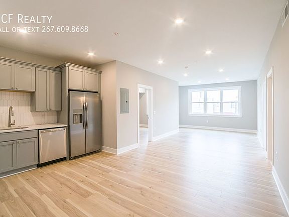 2nd image of 2621-23 W Jefferson St #3R