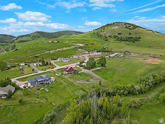 3rd image of 306 Spring Creek Rd