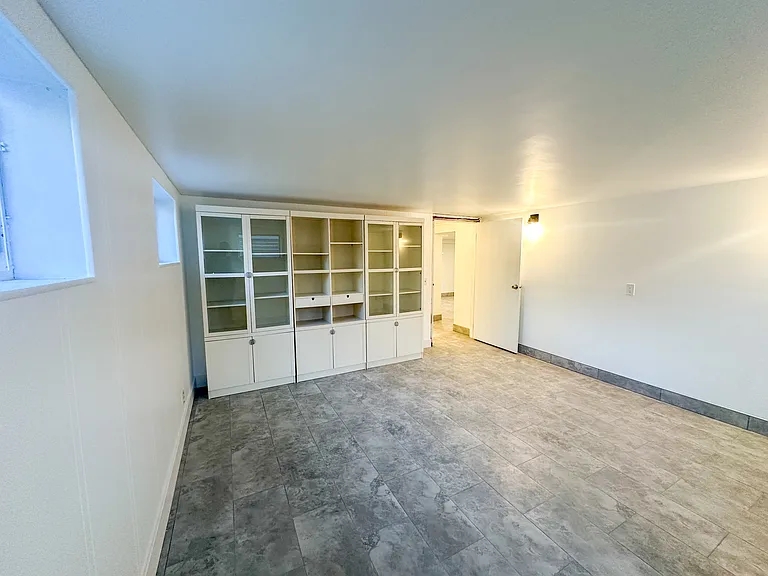 36 Roosevelt Ave — Photo 13