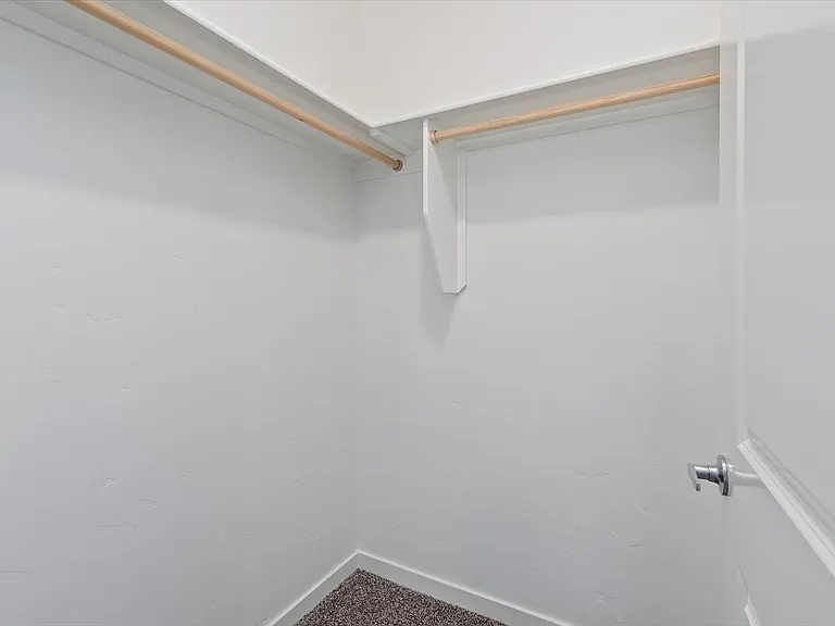 Hawk's Landing Apartments — Photo 116