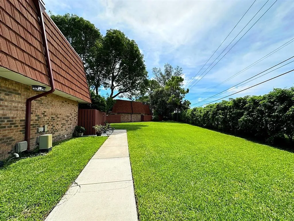 2 bed, 2.5 bath, 1288 sqft, $2,800 — Photo 4