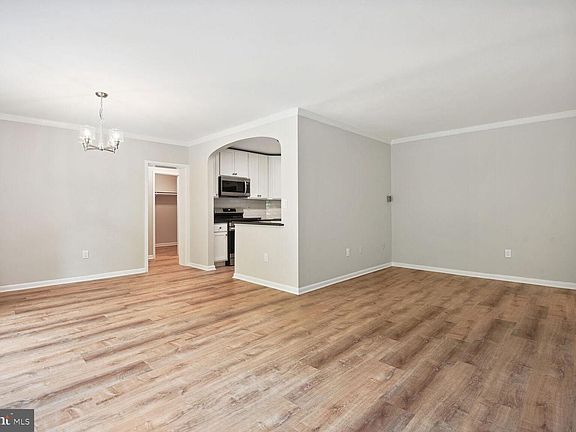4th image of 3535 Chevy Chase Lake Dr APT 106