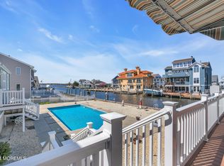 24 Lagoon Dr E, Toms River, NJ 08753