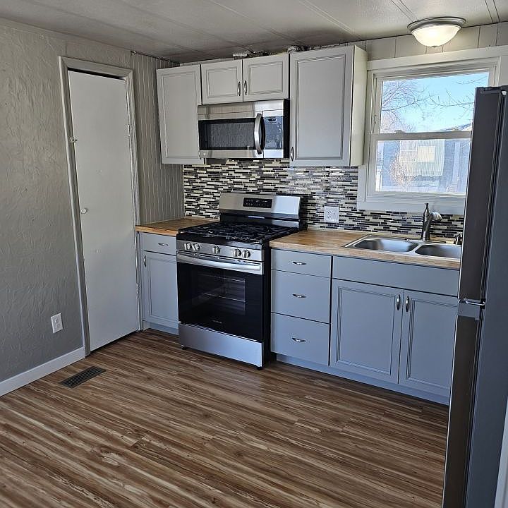 1st image of 530 Steve St