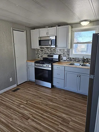 530 Steve St Photo 1