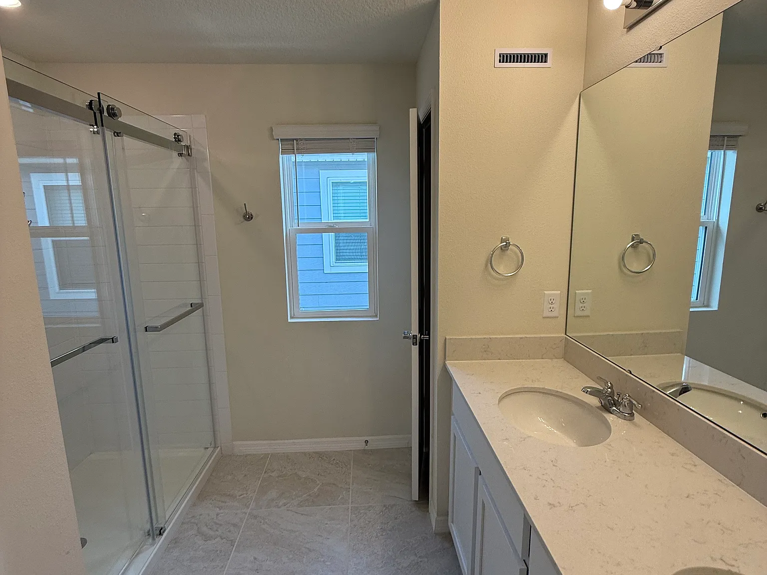 Sparkling Shell Ave, Kissimmee — Photo 3