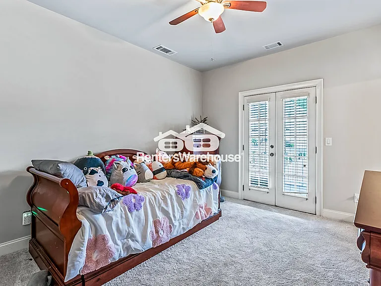 1952 Lois Pointe SE — Photo 15