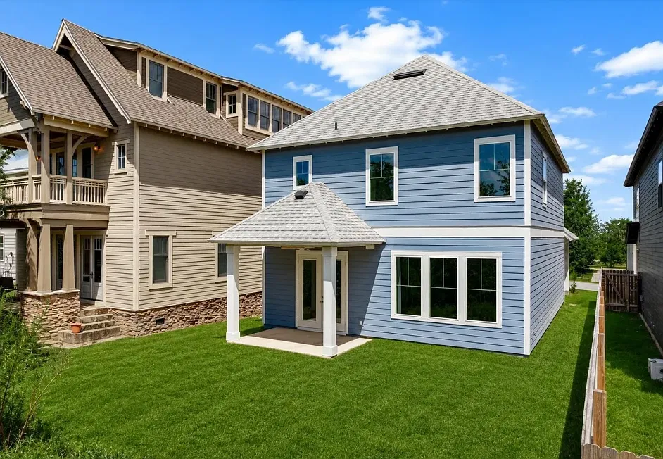 4 bed, 2340 sqft, $3,800 — Photo 3