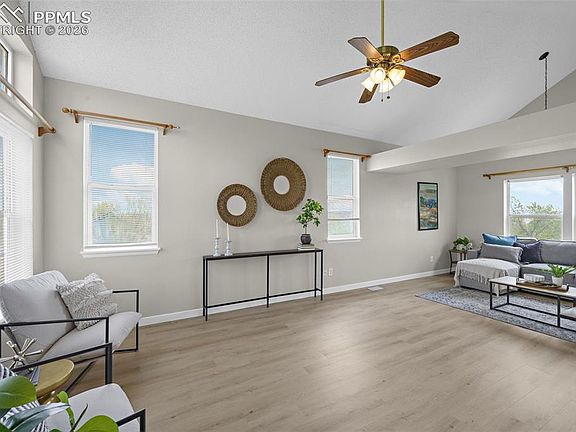 5th image of 1065 Legend Oak Dr