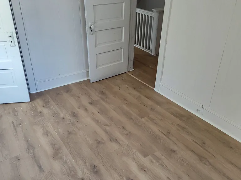 914 W Locust St #1 — Photo 2
