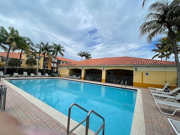 3rd image of 7300 NW 114th Ave APT 301-6