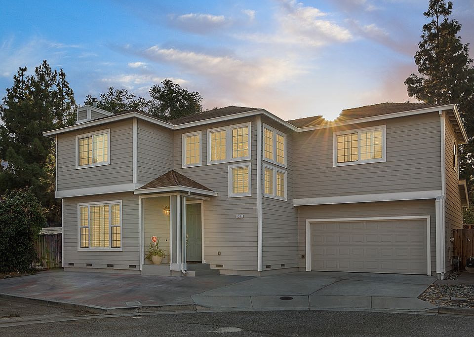 1st image of 20 Larisa Oaks Pl