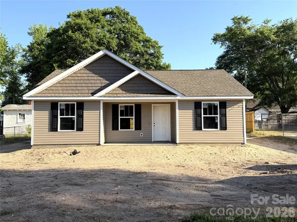 214 W 3rd St, Kershaw, SC 29067