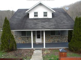 6433 Little Sandy Rd, Elkview, WV 25071