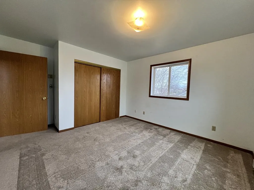 282 Wintergreen Dr Unit 4 — Photo 4