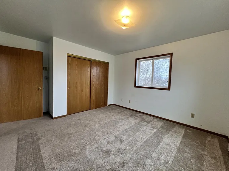 282 Wintergreen Dr #4 — Photo 4